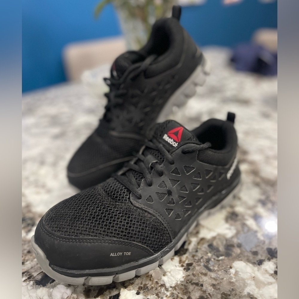 Reebok Sublite Cushion Safety Shoes woman’s size 8.5